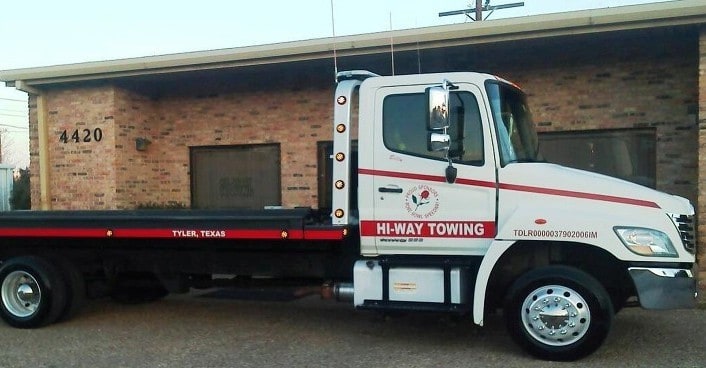 Tow truck for Hi-Way Towing in Tyler, TX